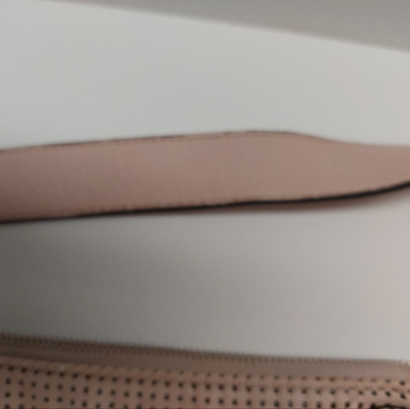 Guess purse - Picture 16 of 16